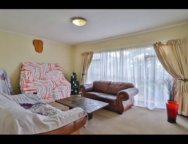 3 BEDROOM HOUSE RENTED IN BLUEWATER BAY